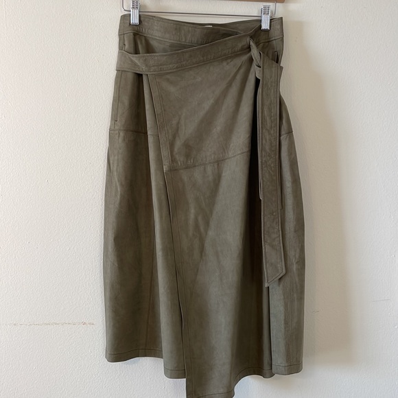 Frame khaki green suede midi wrap skirt - Picture 11 of 16